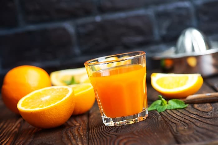 Amazing Orange Buttercream Frosting with Orange Extract Step Four: Add Orange Juice 