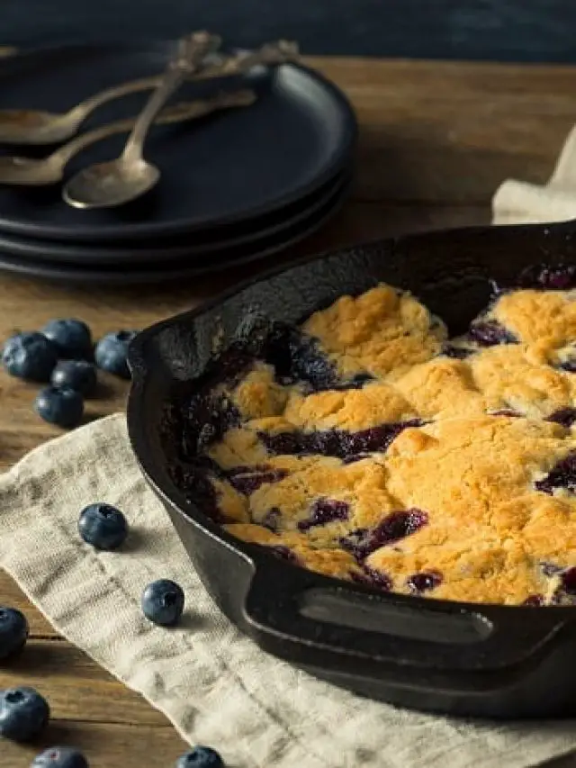 Sensationally Easy Blackberry Cobbler With Cake Mix - Cake Decorist