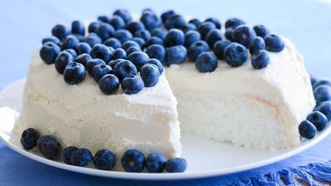 Can You Freeze Angel Food Cake? The Best Way To Do It