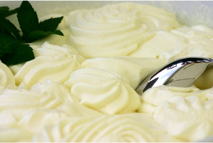 Heavy Whipping Cream is Ideal for Pastry Creams, Cheesecakes, and Ice Cream