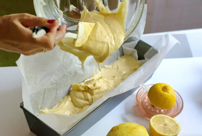 Making Homemade Lemon Bars - Lemon Filling