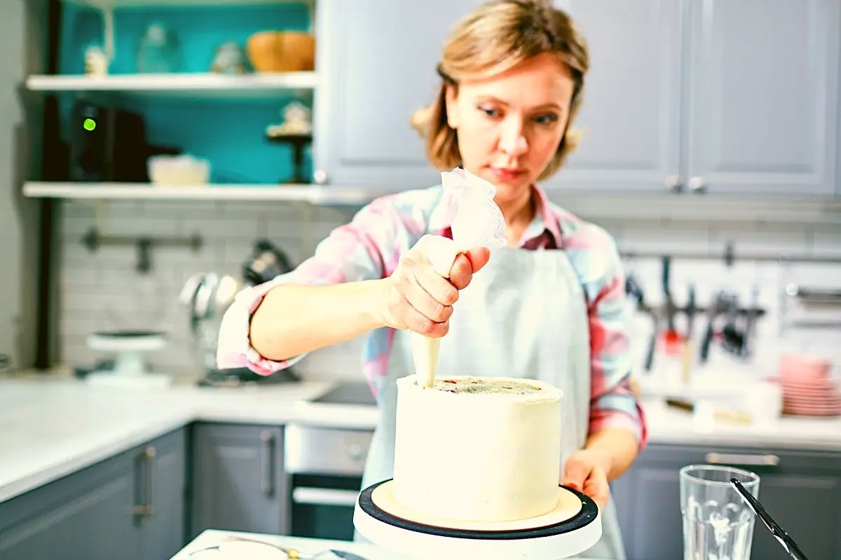 How Long To Let A Cake Cool Before Frosting