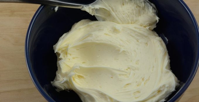 Why You Should Add Butter To Canned Frosting