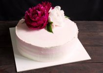 cake with fresh flowers