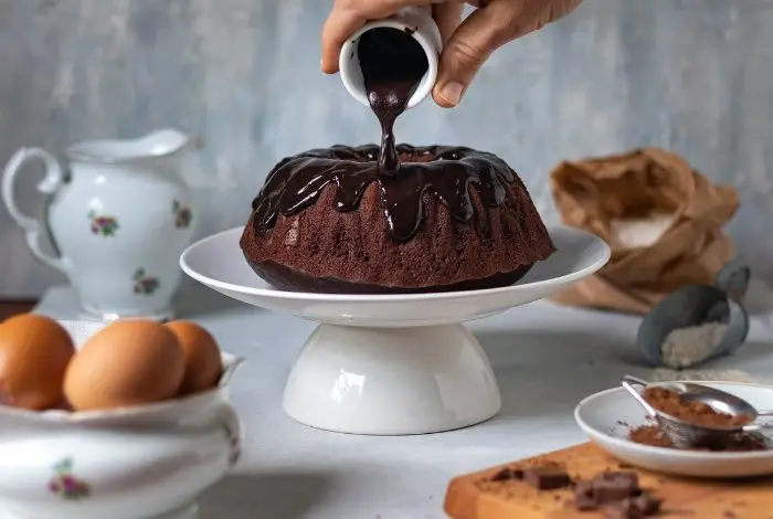 Tips and Tricks on How to Melt Frosting and Pour over Cake