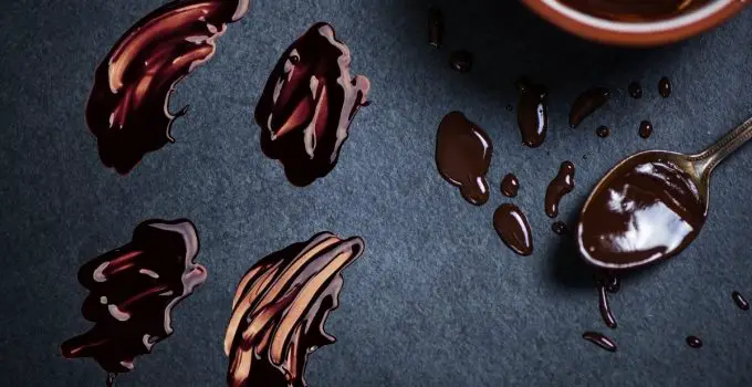 how to dip candy in chocolate