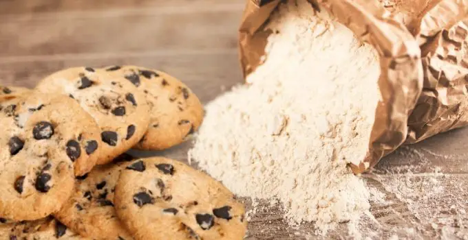 What Does Flour Do in Cookies