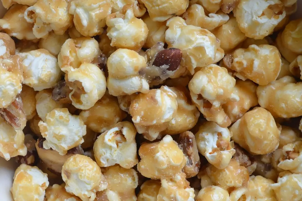 almond bark popcorn