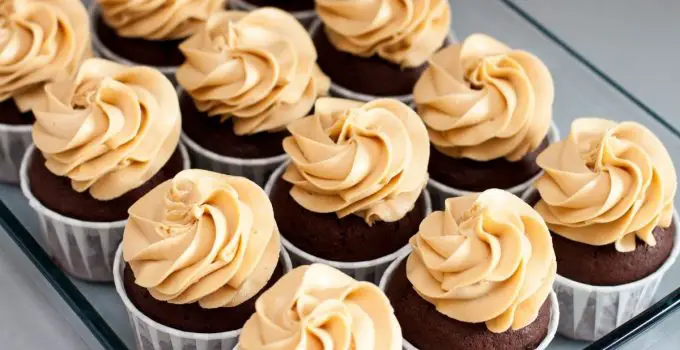 Amazing Peanut Butter Cream Cheese Frosting