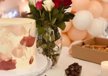 Delicious Funny Bridal Shower Cakes