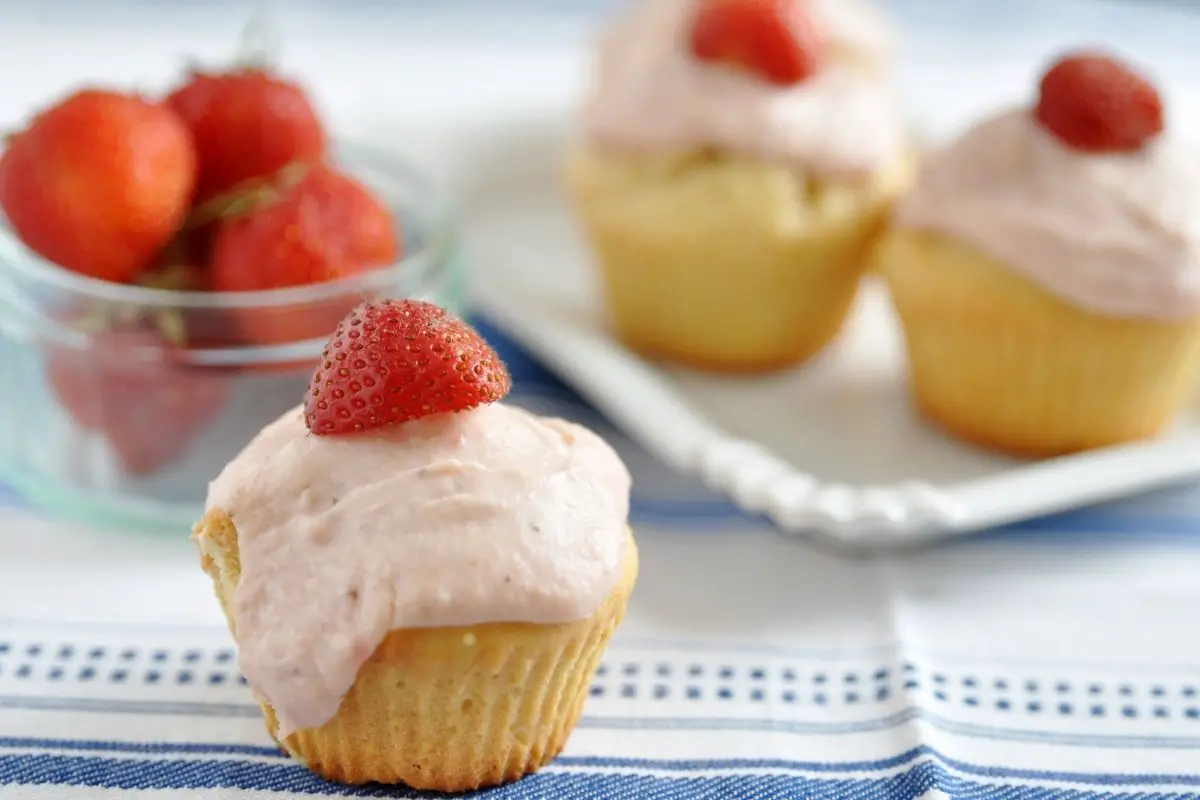 Delicious Strawberry Cupcakes Recipe With Cake Mix