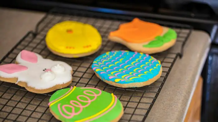 make your own Easter Cookies