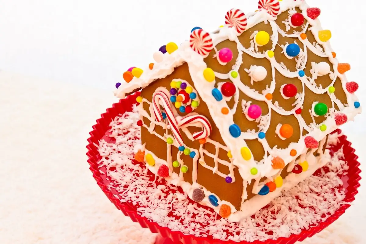How Long Do Gingerbread Houses Last