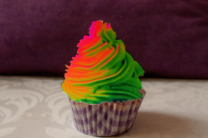 Tips and Tricks For Amazing Tie-dye Icing