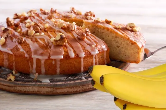 banana nut cake with icing