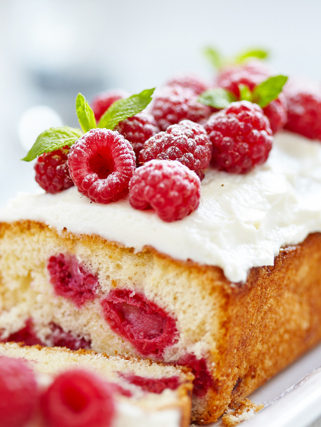 Delicious Fresh Raspberry and Vanilla Cake