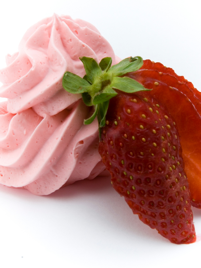 Amazing Strawberry Whipped Cream Frosting Recipe