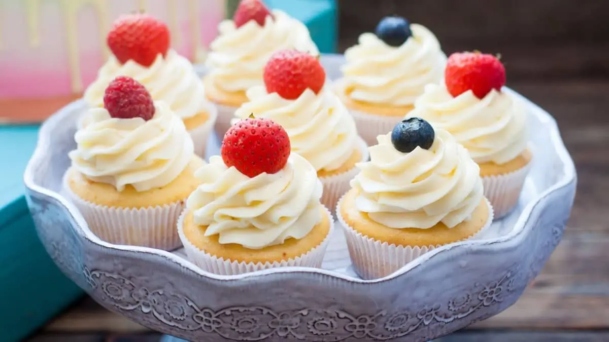 pond cake cupcakes