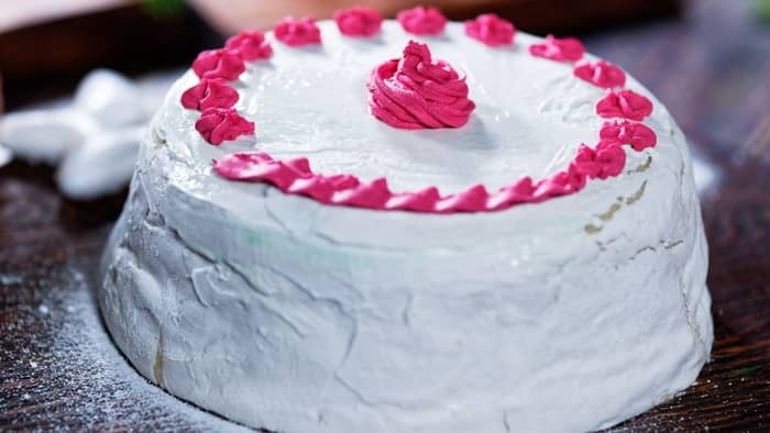 which colors make fuchsia icing