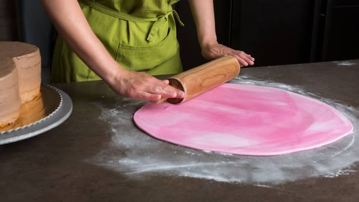 how to quickly dry fondant