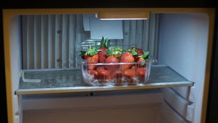 How do you know if strawberries have gone bad