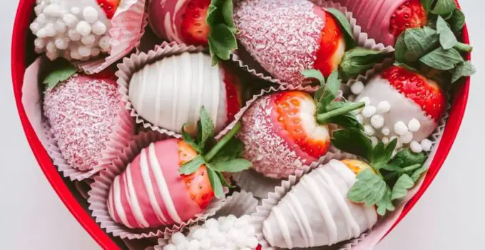 Delicious White Chocolate Covered Strawberries