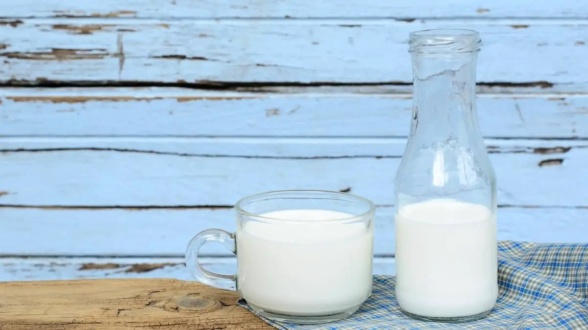 hvordan bringe melk til romtemperatur