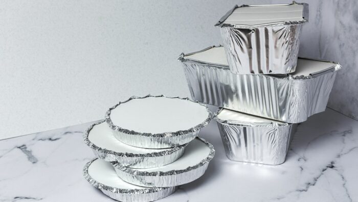 Disposable aluminum pan with lid