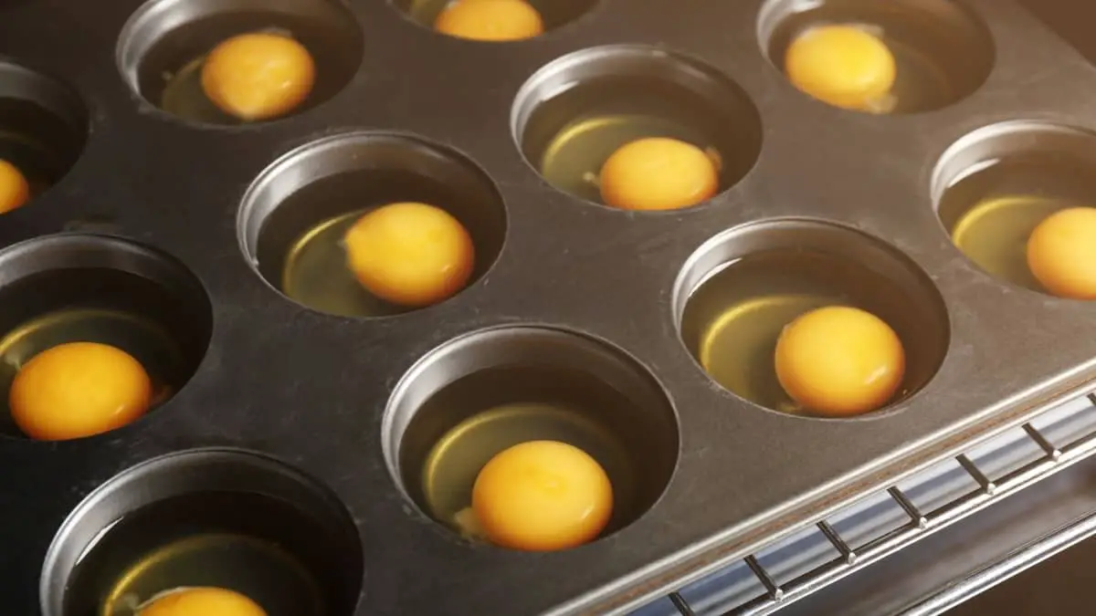 How To Get Baked Egg Off A Muffin Pan