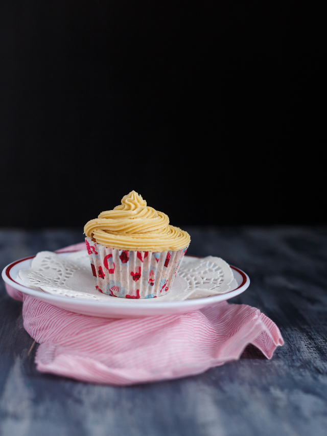How To Make Buttercream Frosting With Margarine in 15 Minute Recipe