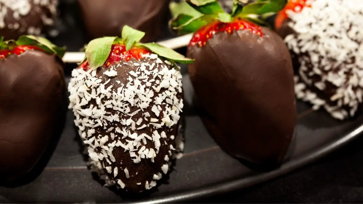 Easy Whole Foods Chocolate Covered Strawberries - 20 Minutes