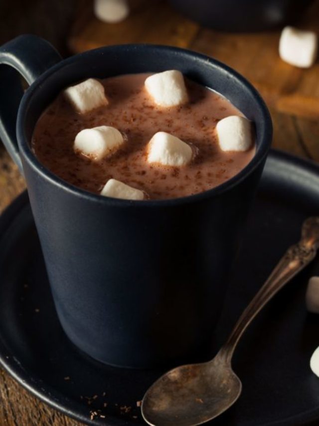 You’ll Love This Homemade Hot Chocolate Recipe With Chocolate Chips