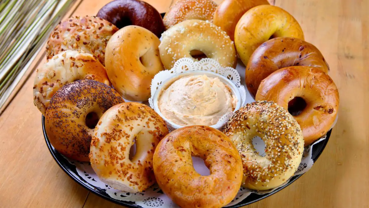 How Many Pieces Of Bread Are In A Bagel - An Easy Guide