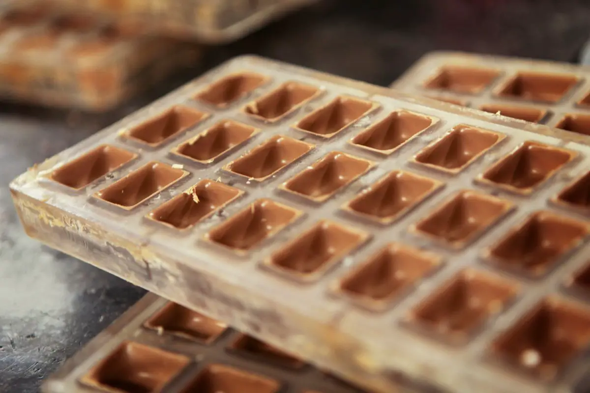 How To Get Chocolate Out Of Molds Without Breaking
