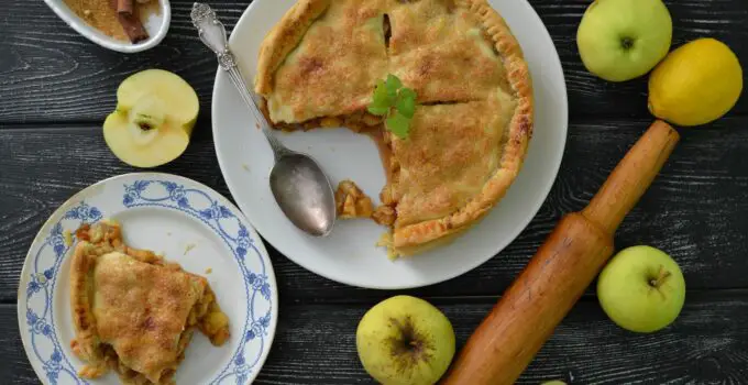Why Is My Apple Pie Watery? 6 Causes And 4 Easy Solutions