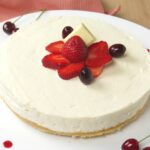 No-bake cheesecake with condensed milk