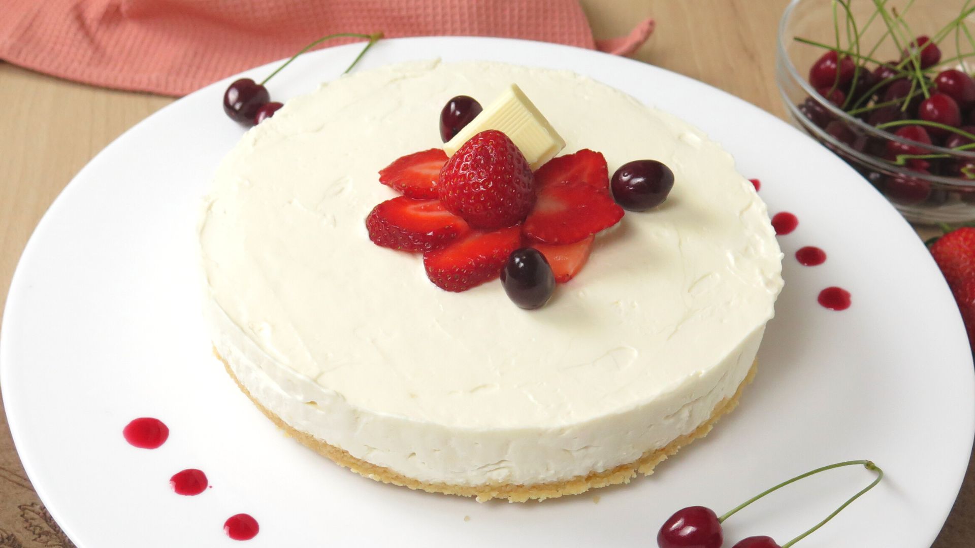 No-bake cheesecake with condensed milk